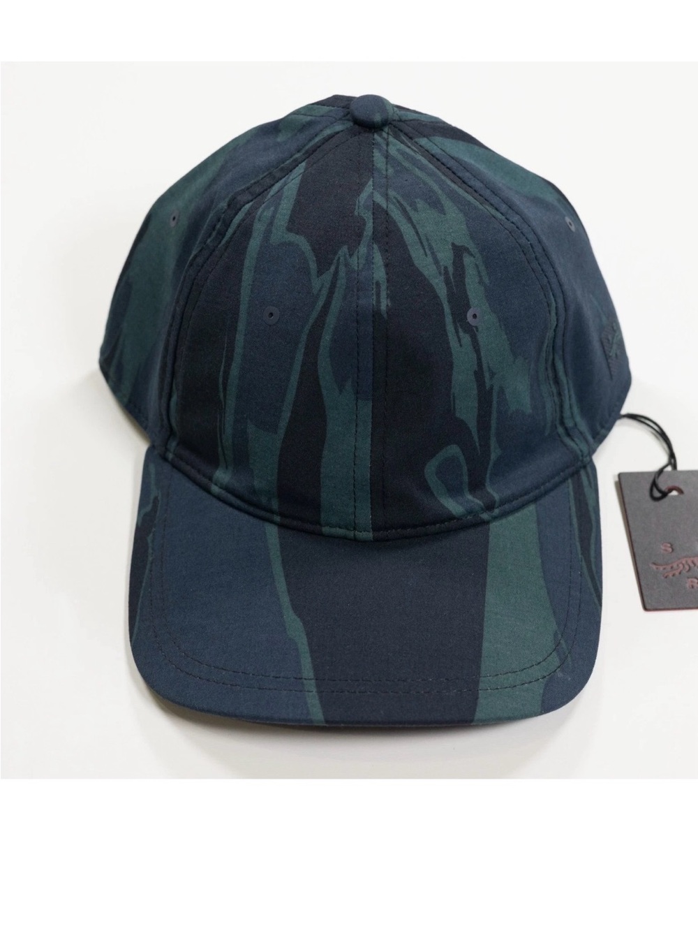 Sun Day Red Nebula Camo Adjustable Golf Hat Tiger Woods Performance Cap NWT